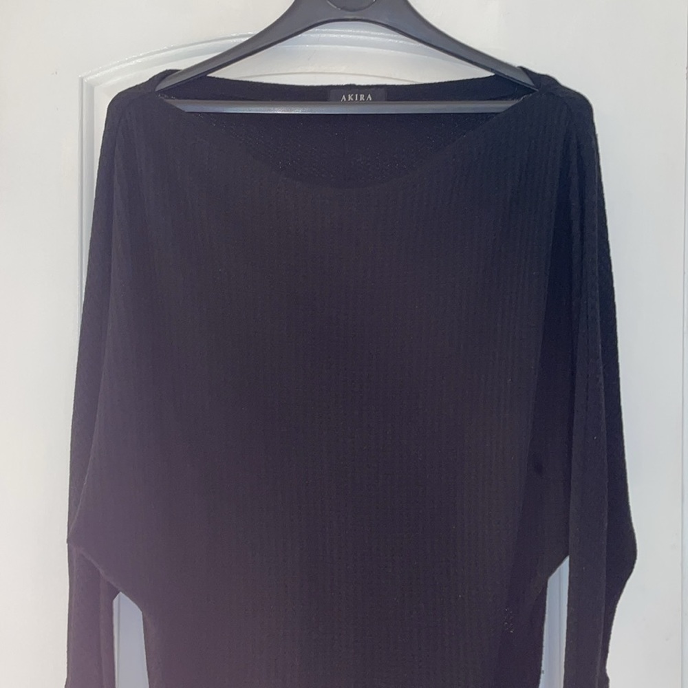 Long tunic/ sweater from Akira. Size large. No wear or tear. - Picture 4 of 6